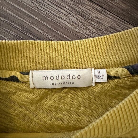 Mododoc short sleeve mock neck tee - Picture 4 of 7